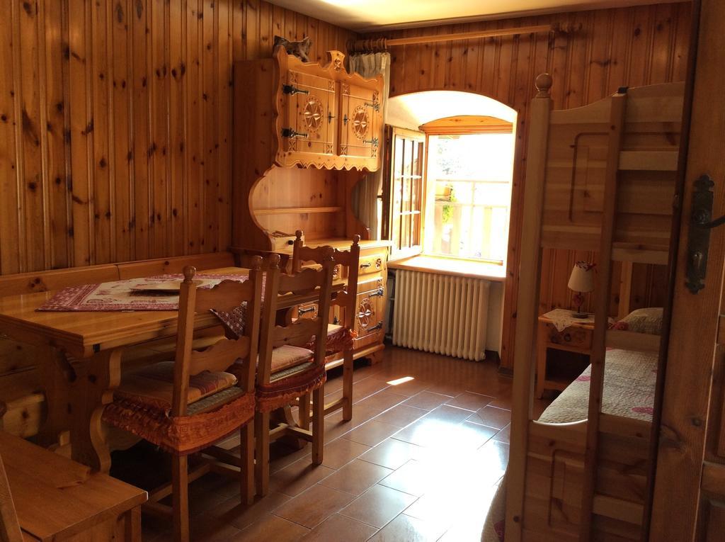 B&B La Vieille Meison De Pappa Sarre Pokoj fotografie