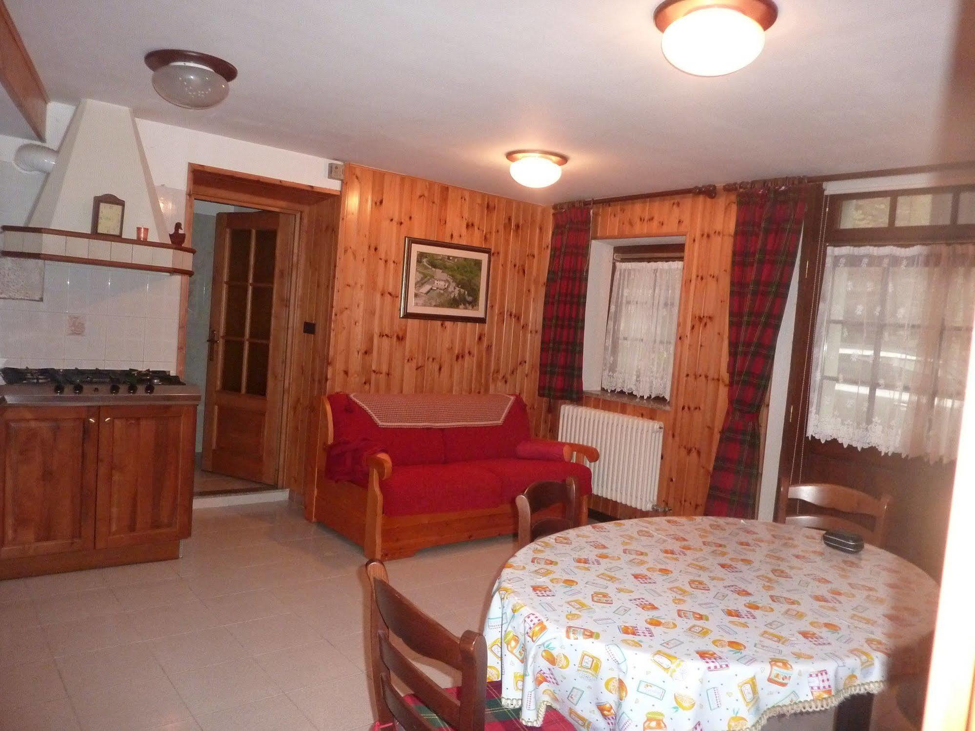 B&B La Vieille Meison De Pappa Sarre Exteriér fotografie